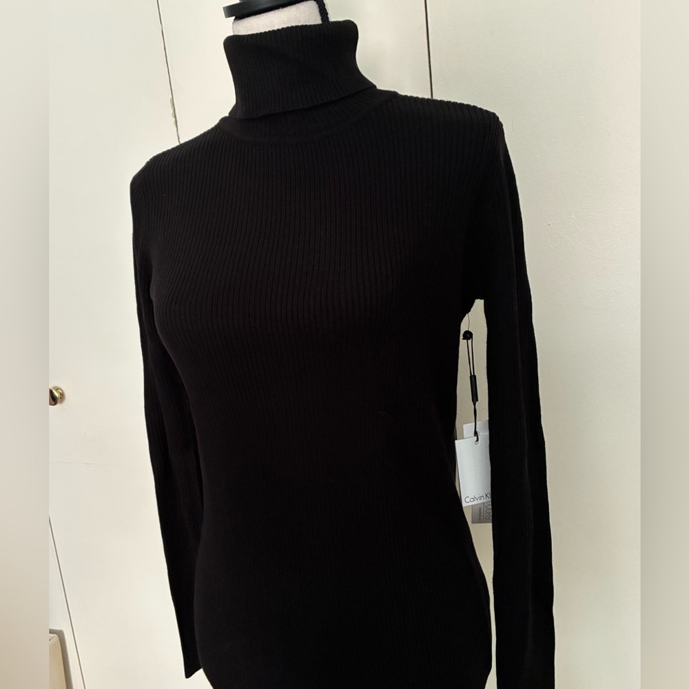 Calvin Klein Elegant Black Fitted Turtleneck Sweater - Picture 6 of 15